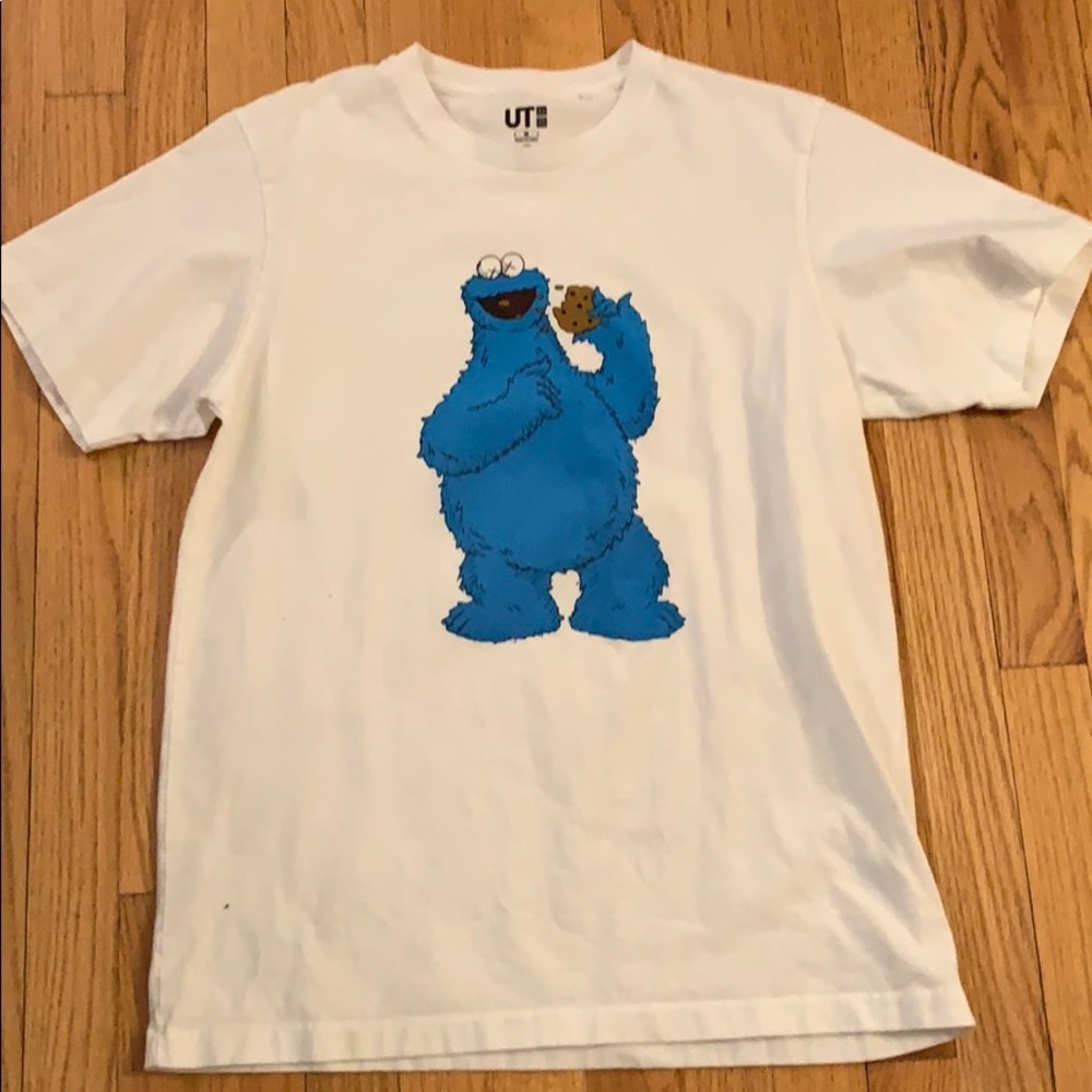 Cookie Monster T-shirt.